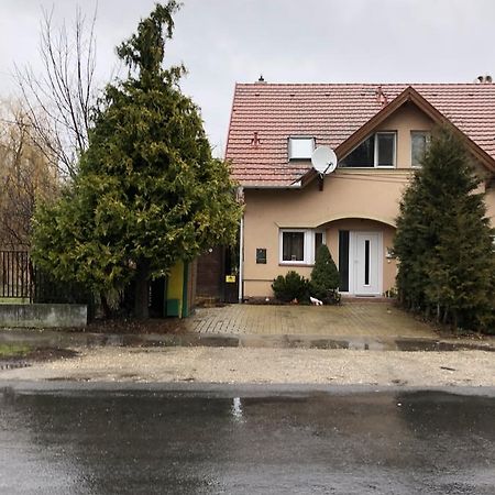 Vml Premium Apartman Mosonmagyaróvár Екстериор снимка